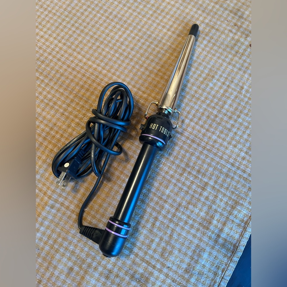 Hot Tools Gold Curly Q Medium Tapered Curling Iron